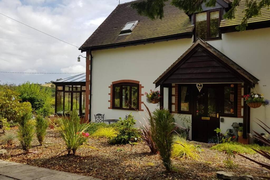 Rowan Cottages With Panoramic Views Of The Stiperstones And Walks On The Doorstep Shrewsbury Exterior photo